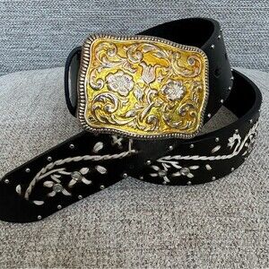Western inspired leather belt